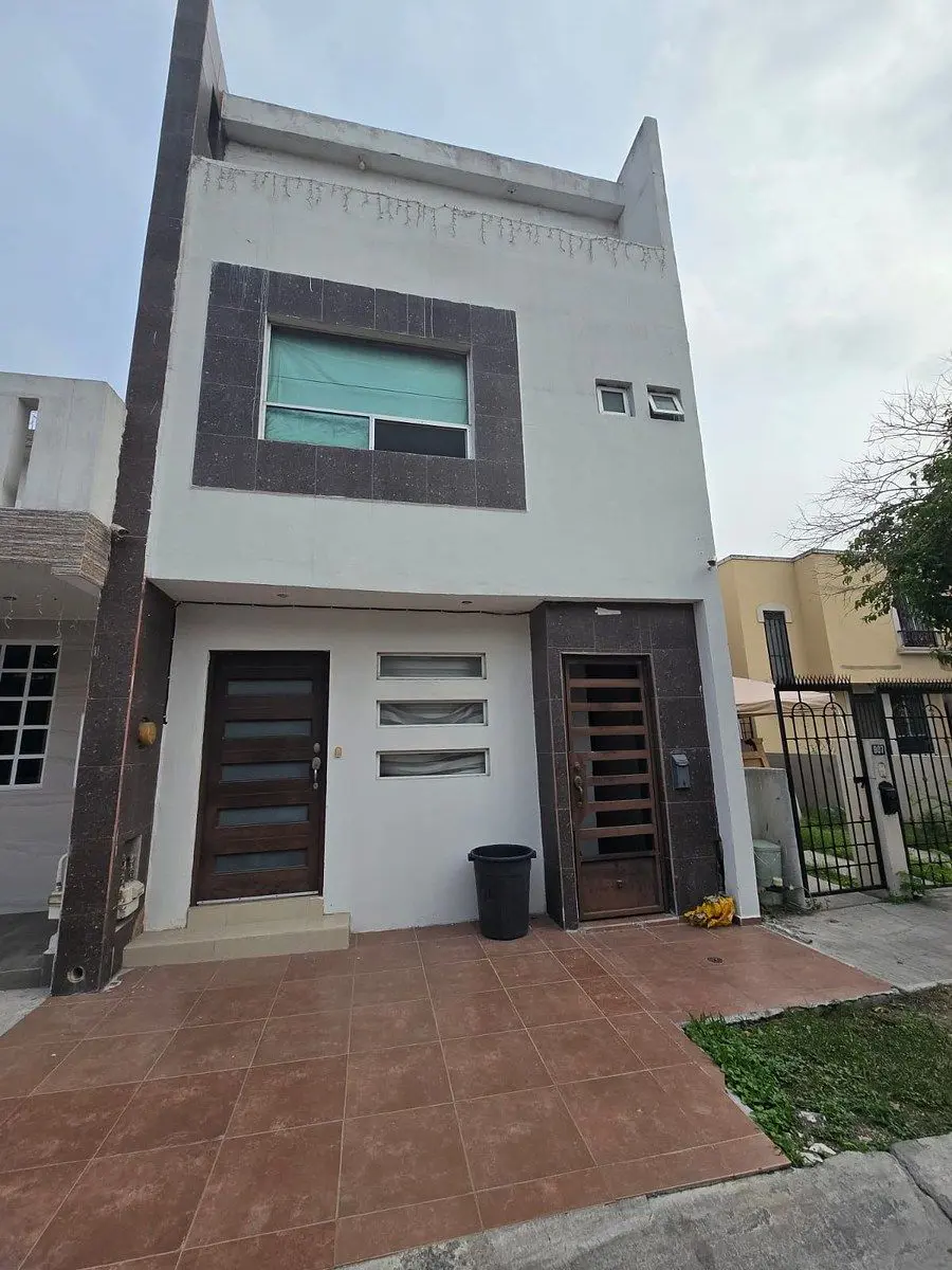 Casa en venta en Mitras Poniente, García — foto 1 de 16