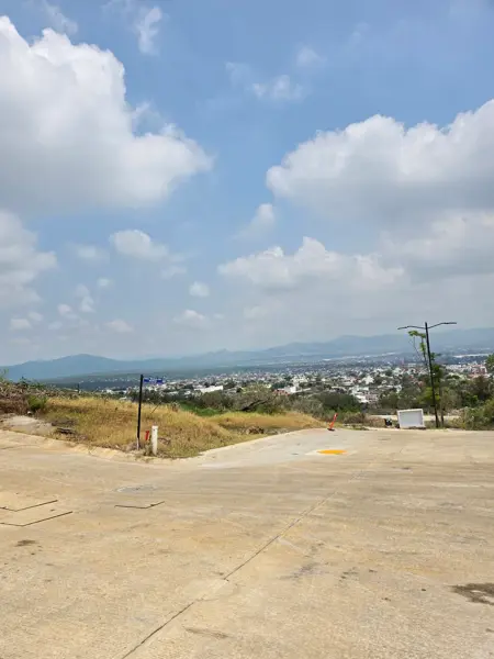TERRENO EN VENTA – TIERRA DE ENCINOS