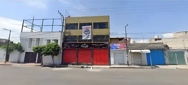 Oportunidad de Remate: Edificio Comercial en Chalco con Acceso para Personas con Discapacidad LAAB1