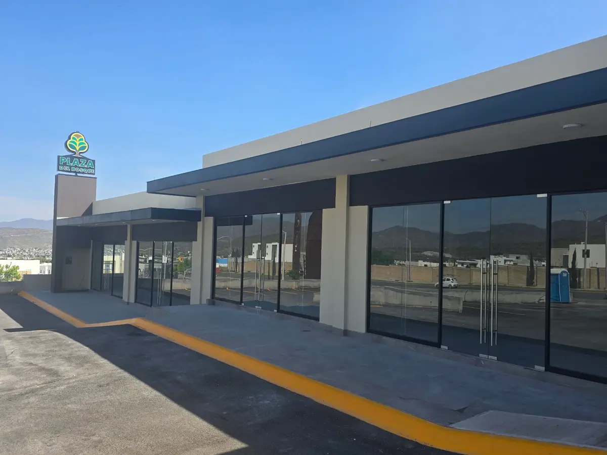 Local en renta en Rincón de Foret, Saltillo — foto 1 de 11