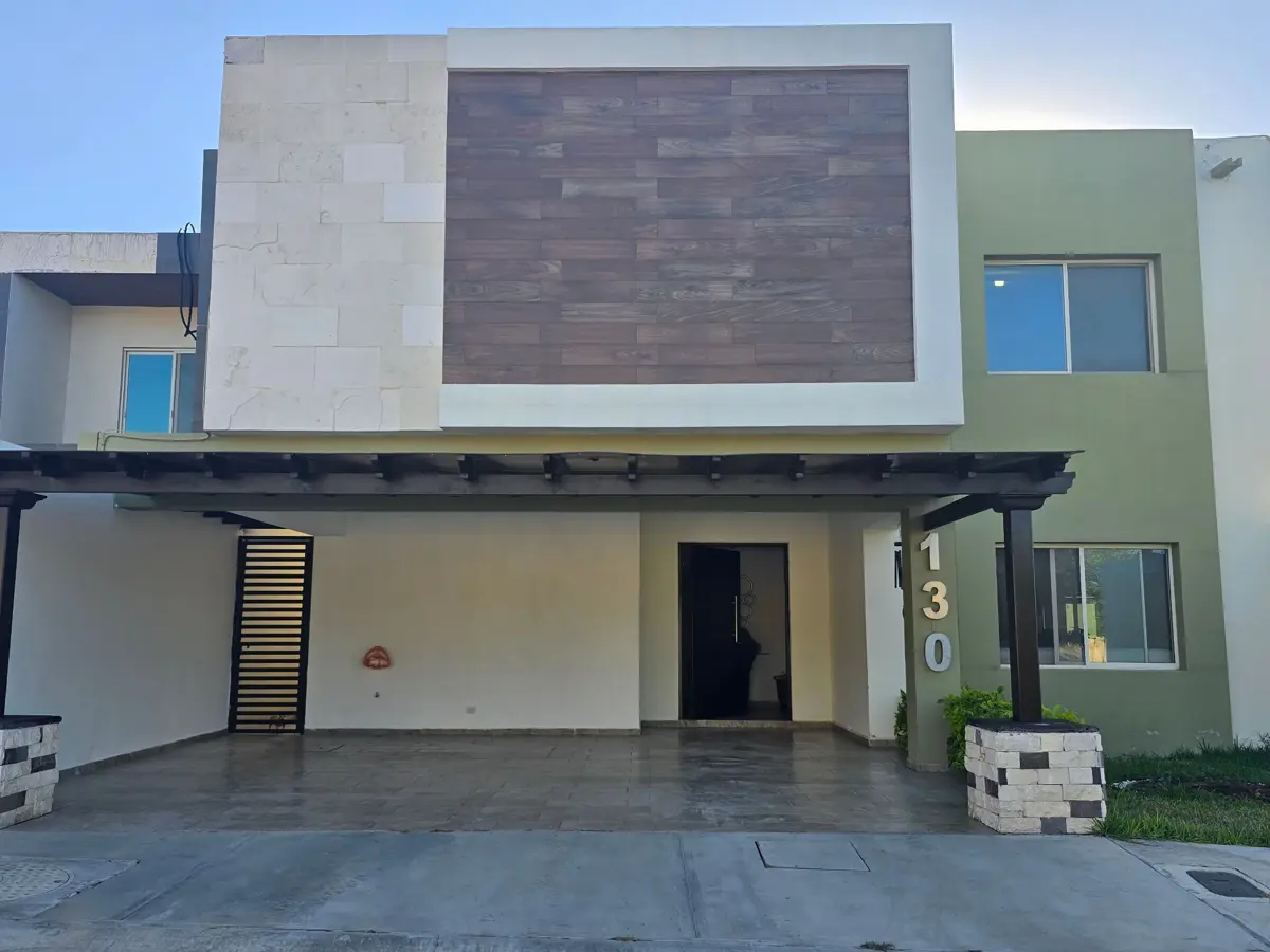 Casa en venta en Real de Torrecillas Residencial, Saltillo — foto 1 de 33
