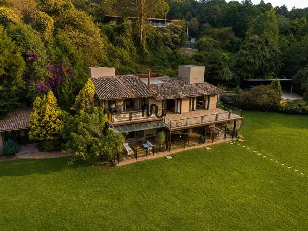 Casa en venta en Avandaro, Valle de Bravo — foto 2 de 37