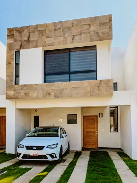 Casa en renta en Lomas de Angelópolis III, Ocoyucan - Comodidad y seguridad en propiedad residencial