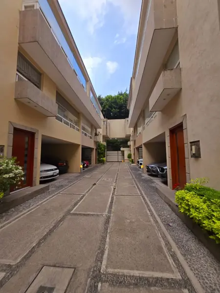 EXCLUSIVA CASA EN VENTA EN LA COLONIA DEL VALLE