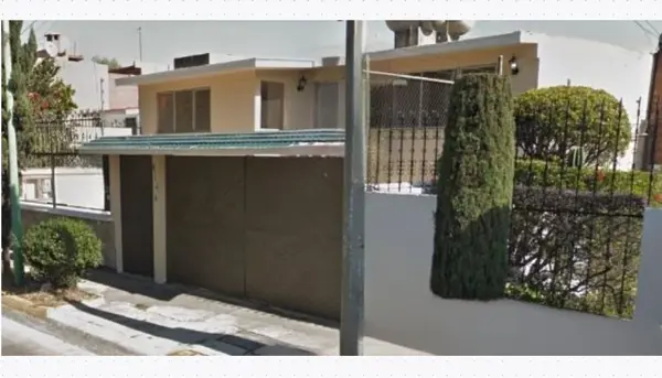 Residencia en Naucalpan: Casa en remate con amplio jardín y garaje LAAB1 Residencia en Naucalpan: Casa en remate con amplio jardín y garaje LAAB1