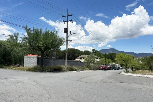 Terreno en venta en Parques de la Cañada, Saltillo — foto 3 de 6