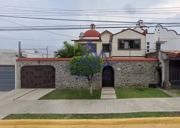 Casa en Remate con Amplio Terreno y Comodidades en Burgos, Morelos