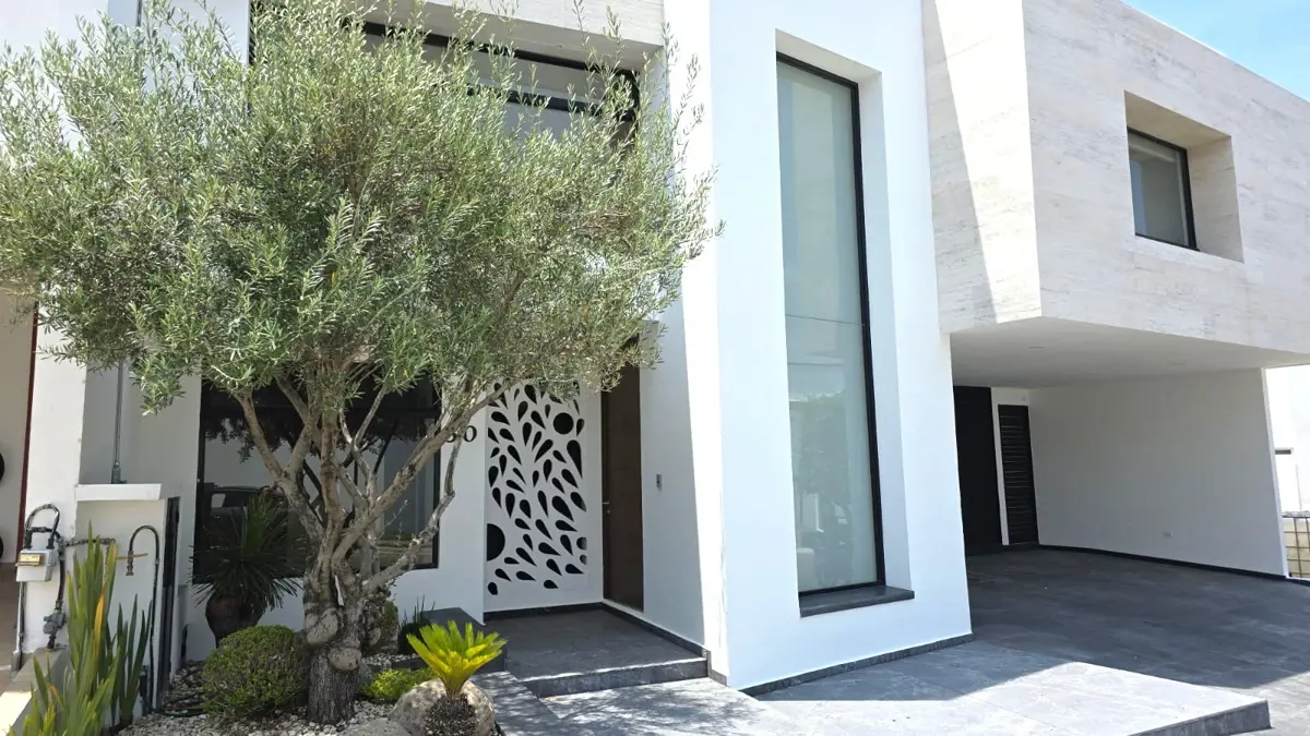 Casa en venta en Lomas de Angelópolis II, San Andrés Cholula — foto 1 de 39