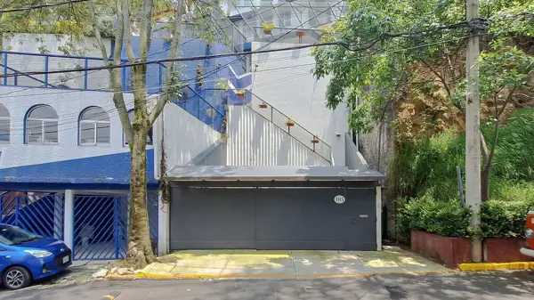 Casa en venta en Lomas de las Águilas, Álvaro Obregón - Espacios amplios y confortables
