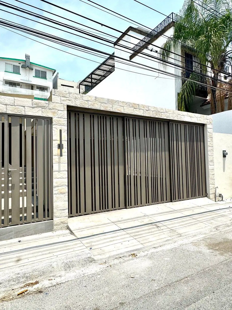 Casa en venta en Las Brisas, Monterrey — foto 1 de 17