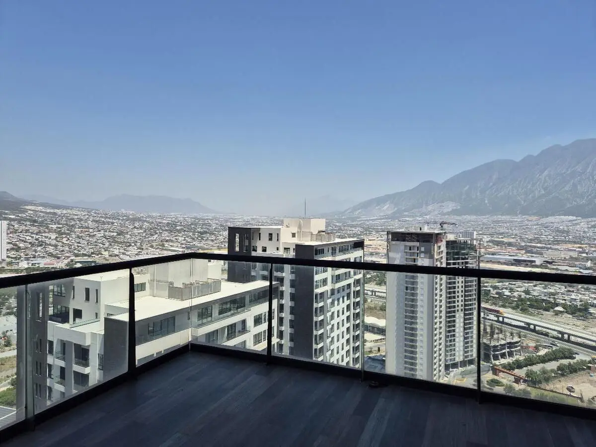 Departamento en venta en El Aguacatal, Santa Catarina — foto 1 de 10