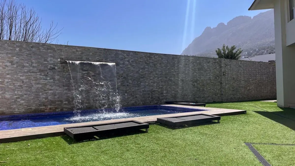 Casa en venta en Jeronimo Siller, San Pedro Garza García — foto 1 de 17