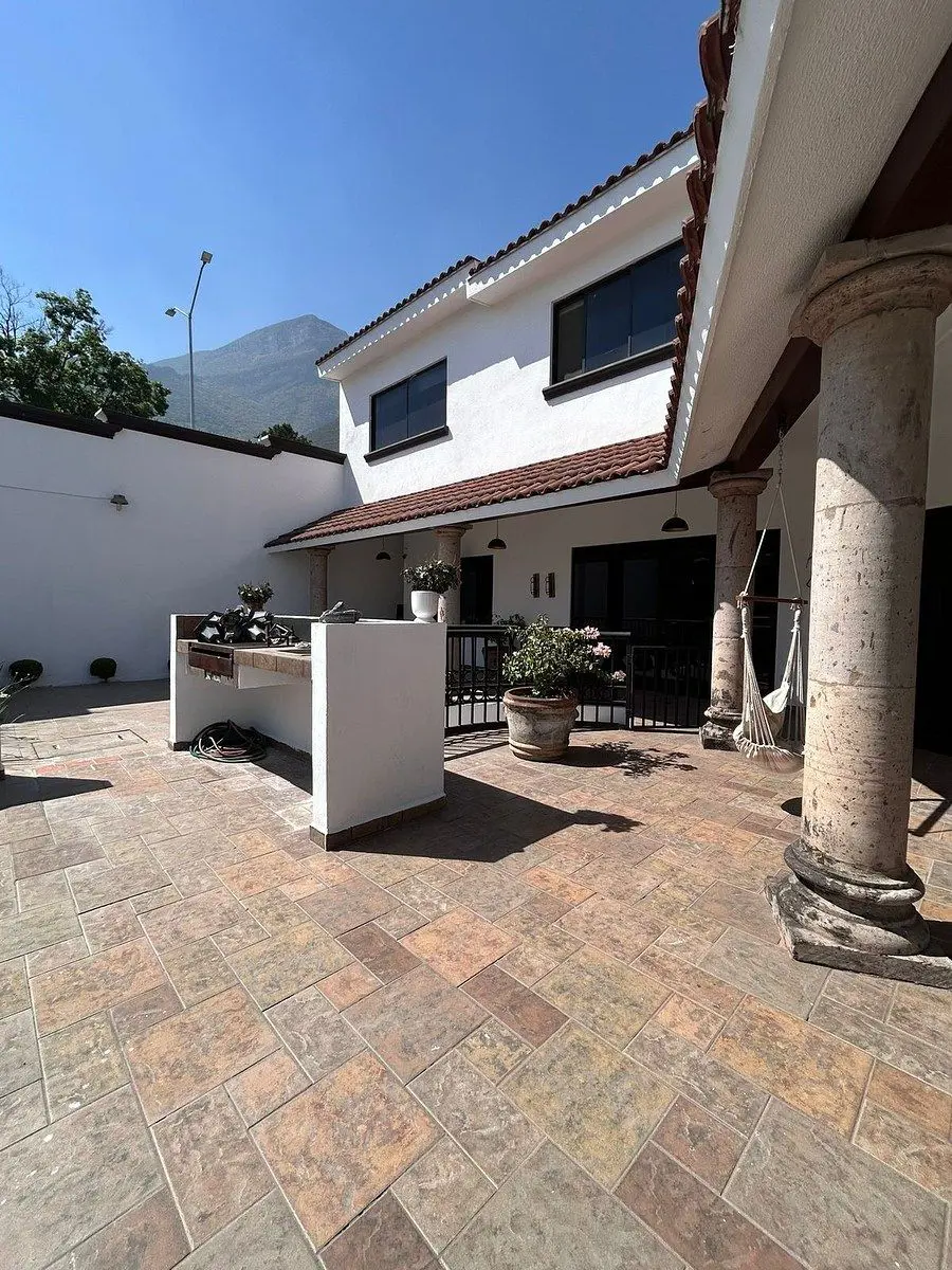 Casa en venta en Las Cumbres 6 Sector D-1, Monterrey — foto 1 de 12