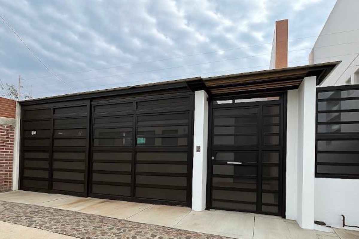 Casa en venta en Gran Jardin, León — foto 1 de 14