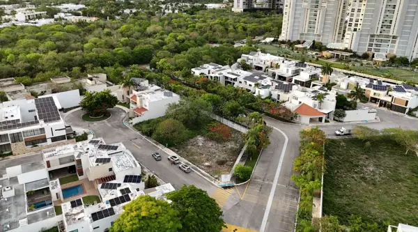 Terreno en venta en Altabrisa, Mérida — foto 3 de 12