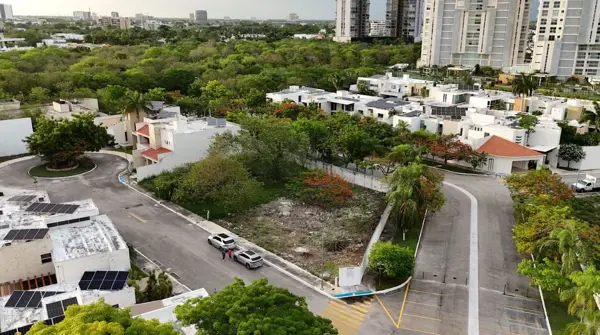 Terreno en venta en Altabrisa, Mérida — foto 2 de 12