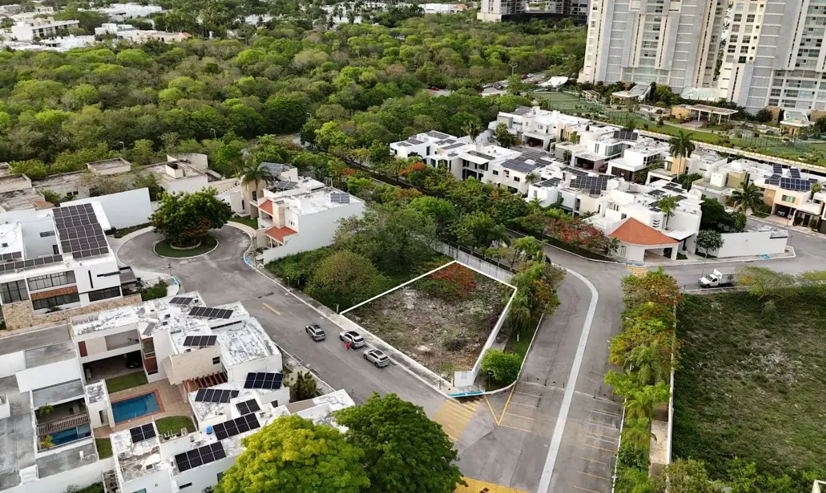 Terreno en venta en Altabrisa, Mérida — foto 1 de 12