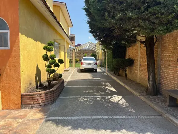 Casa en venta en Cacalomacán Centro, Toluca — foto 2 de 25