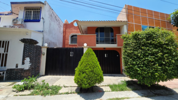 CASA EN VENTA, RESIDENCIAL LA HACIENDA, TUXTLA GUTIERREZ, CHIAPAS