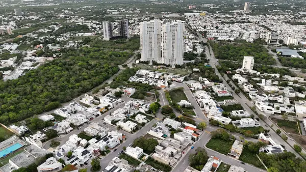Terreno en venta en Altabrisa, Mérida — foto 3 de 9