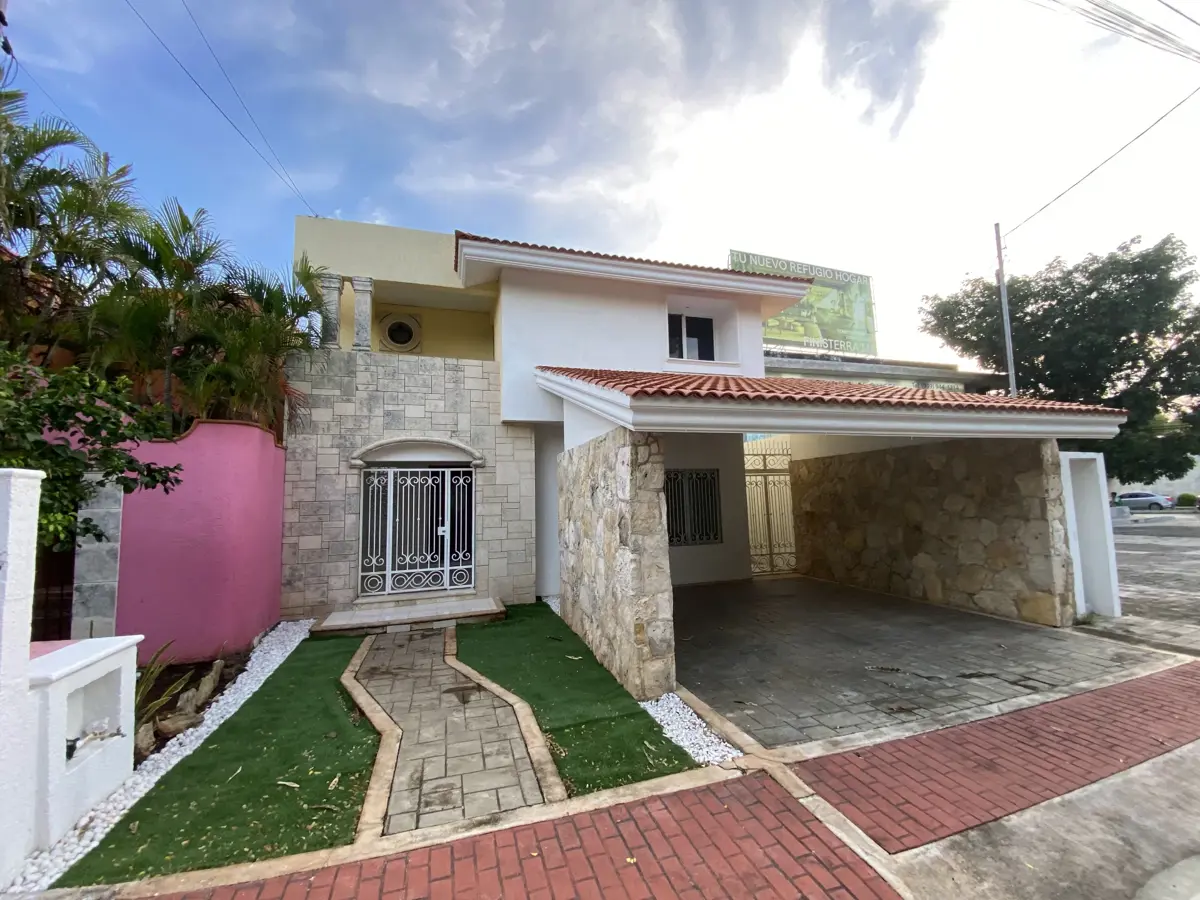 Casa en venta en Monterreal, Mérida — foto 1 de 11