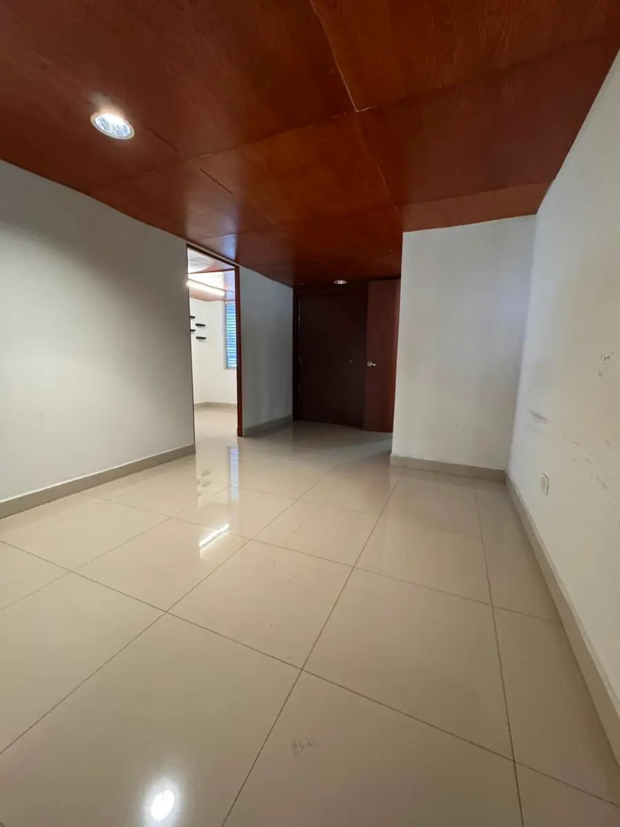 Oficina en renta en Del Valle, San Pedro Garza García — foto 1 de 3