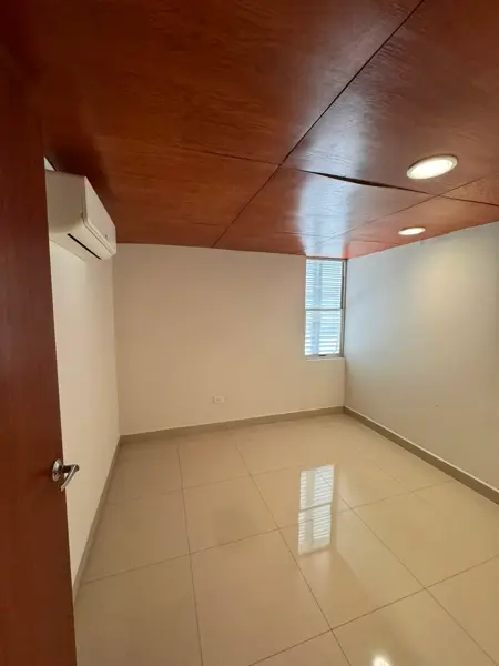 Oficina en renta en Del Valle, San Pedro Garza García — foto 2 de 3