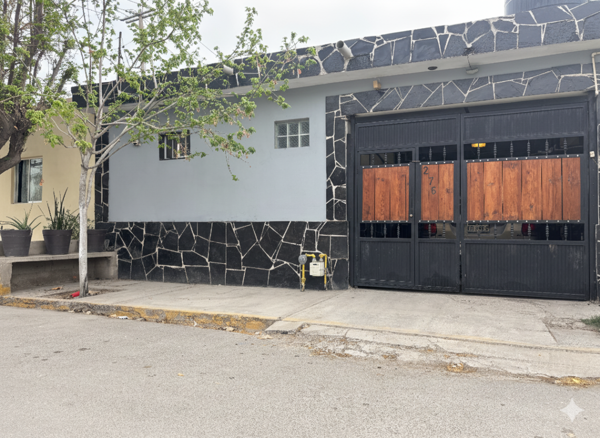 Casa en Vilas la Nerced con Recamara y Vestidor en Planta Baja