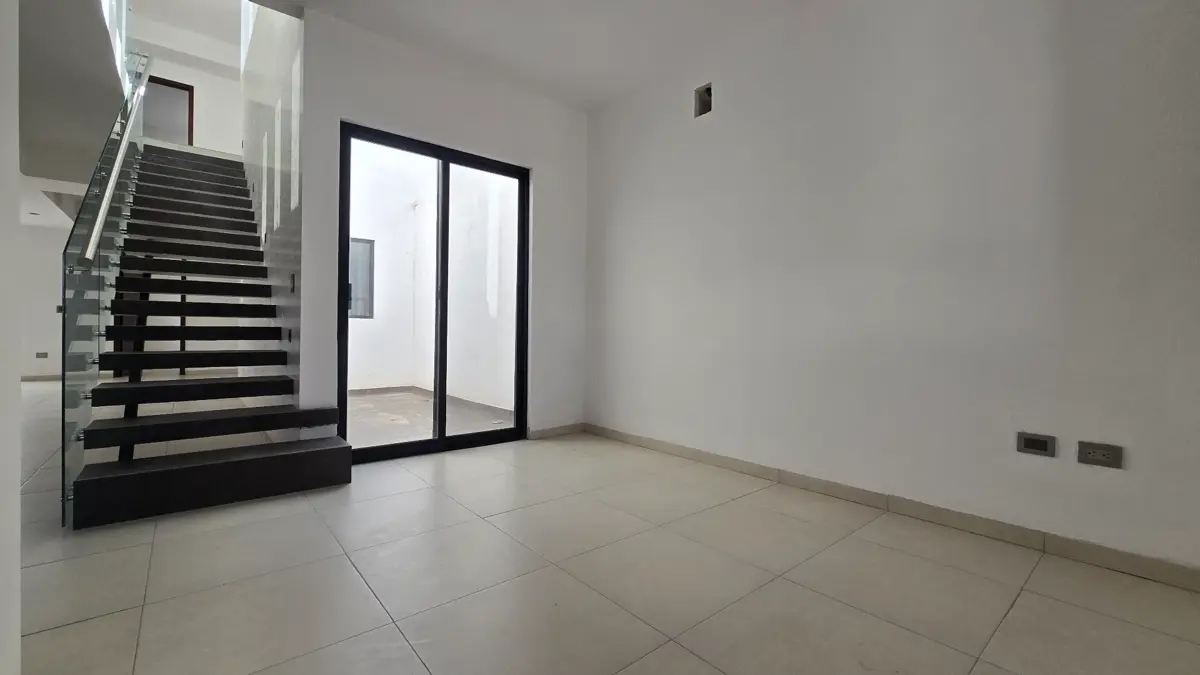 Vista 3 de Casa nueva ubicada en las primeras cerradas  4 recamaras 1 en planta baja con vestidor y baño