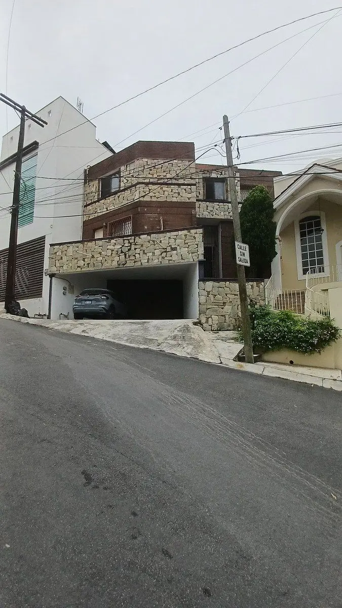 Casa en venta en Las Cumbres 5 Sector A, Monterrey — foto 1 de 14