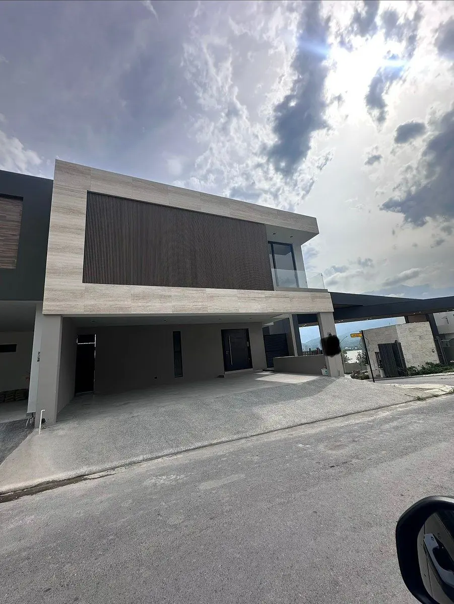 Casa en venta en Bosques de las Misiones Sector Reserva, Santiago — foto 1 de 28