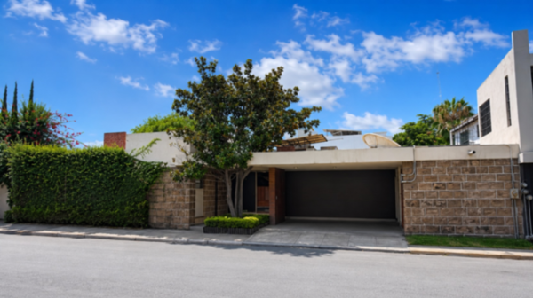 CASA EN VENTA EN FUENTES DEL VALLE, SAN PEDRO GARZA GARCIA
