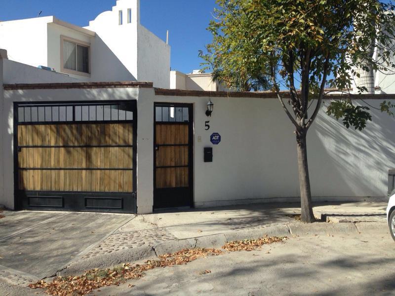 Casa en Renta en Quinta San Isidro, Torreón - Comunidad Cerrada Casa en Renta en Quinta San Isidro, Torreón - Comunidad Cerrada