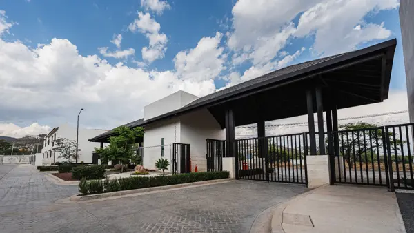 Casa en venta en Alfaro, León — foto 2 de 11