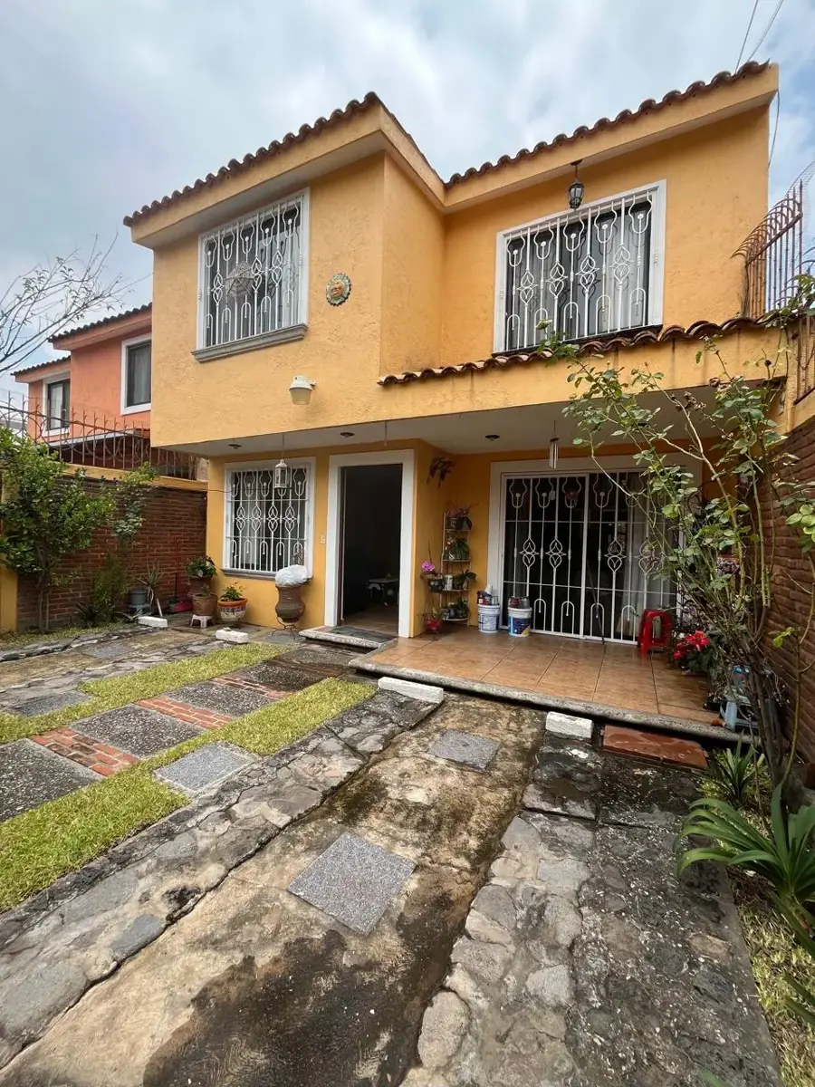 Casa en venta en Bellavista, Cuernavaca — foto 1 de 18