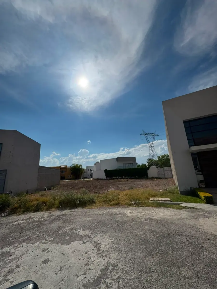 Vista 2 de TERRENO RESIDENCIAL EN VENTA, LAS TROJES