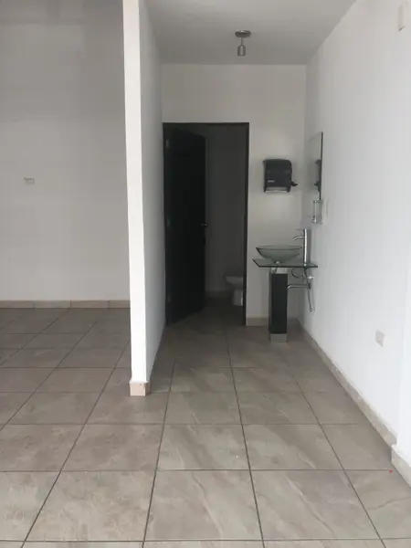 Local en renta en Lomas de Valle Alto, Monterrey — foto 3 de 6