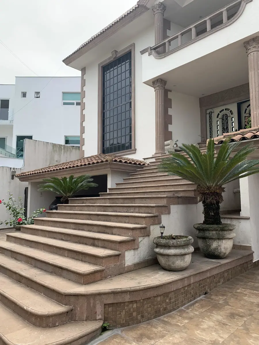 Casa en venta en Villa Montaña, San Pedro Garza García — foto 1 de 24