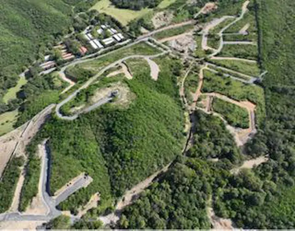 TERRENO EN VENTA cerca de sierra alta lagos del vergel valle alto CARRETERA NACIONAL