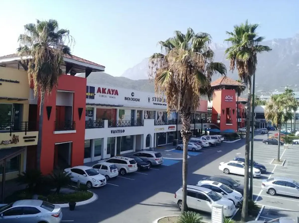 Local en renta en Residencial Chipinque, San Pedro Garza García — foto 1 de 5