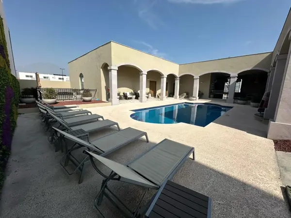 Casa en venta en Residencial Santuario, García — foto 3 de 4