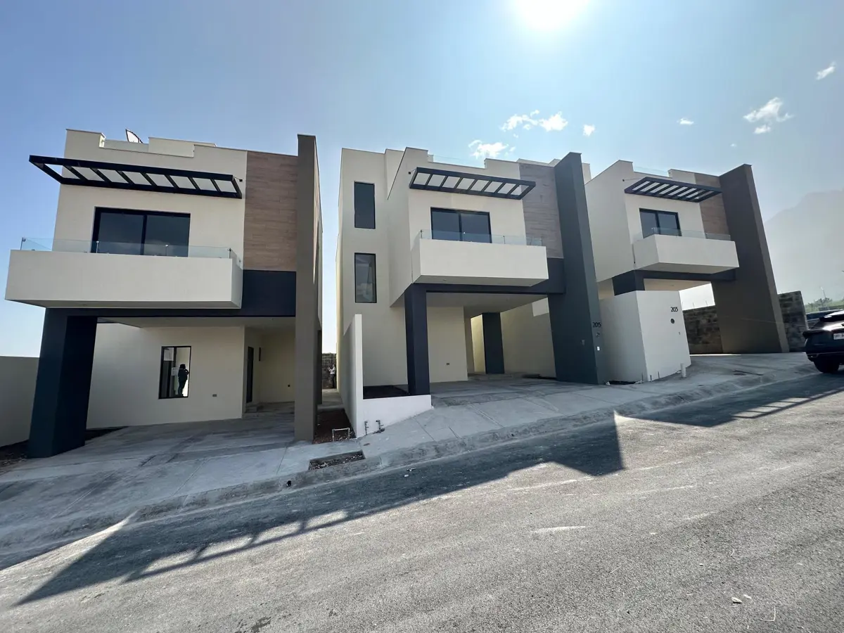 Casa en venta en Solana Residencial, García — foto 1 de 14