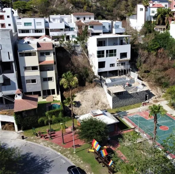 Terreno en venta en Las Águilas, Guadalupe — foto 2 de 3