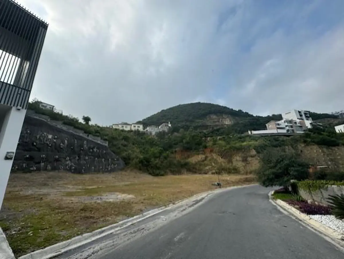 Terreno en venta en Lagos del Vergel, Monterrey — foto 1 de 14