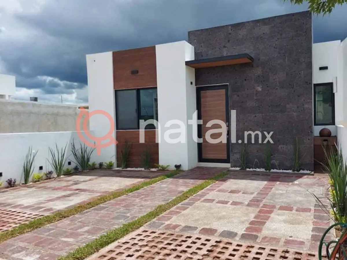 Casa en venta en El Mayorazgo, León — foto 1 de 25