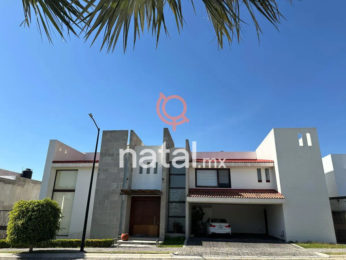 Casa en venta en Fraccionamiento Lomas de  Angelópolis, San Andrés Cholula — foto 1 de 15