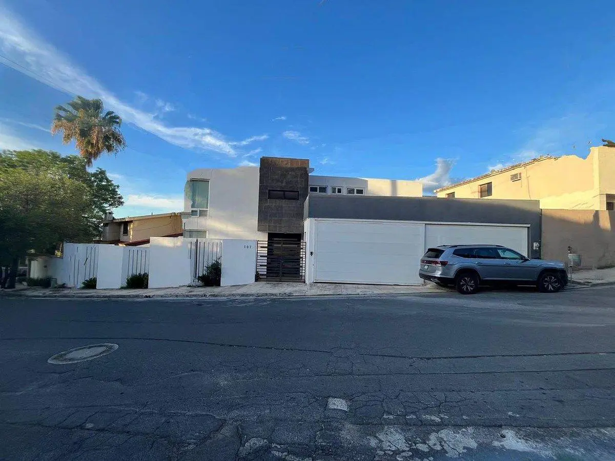 Casa en venta en Valle de San Ángel Sect Jardines, San Pedro Garza García — foto 1 de 22