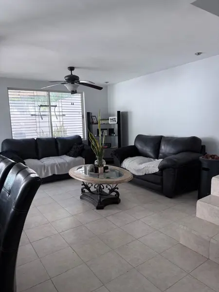 Casa en venta en Las Lomas, García — foto 2 de 17