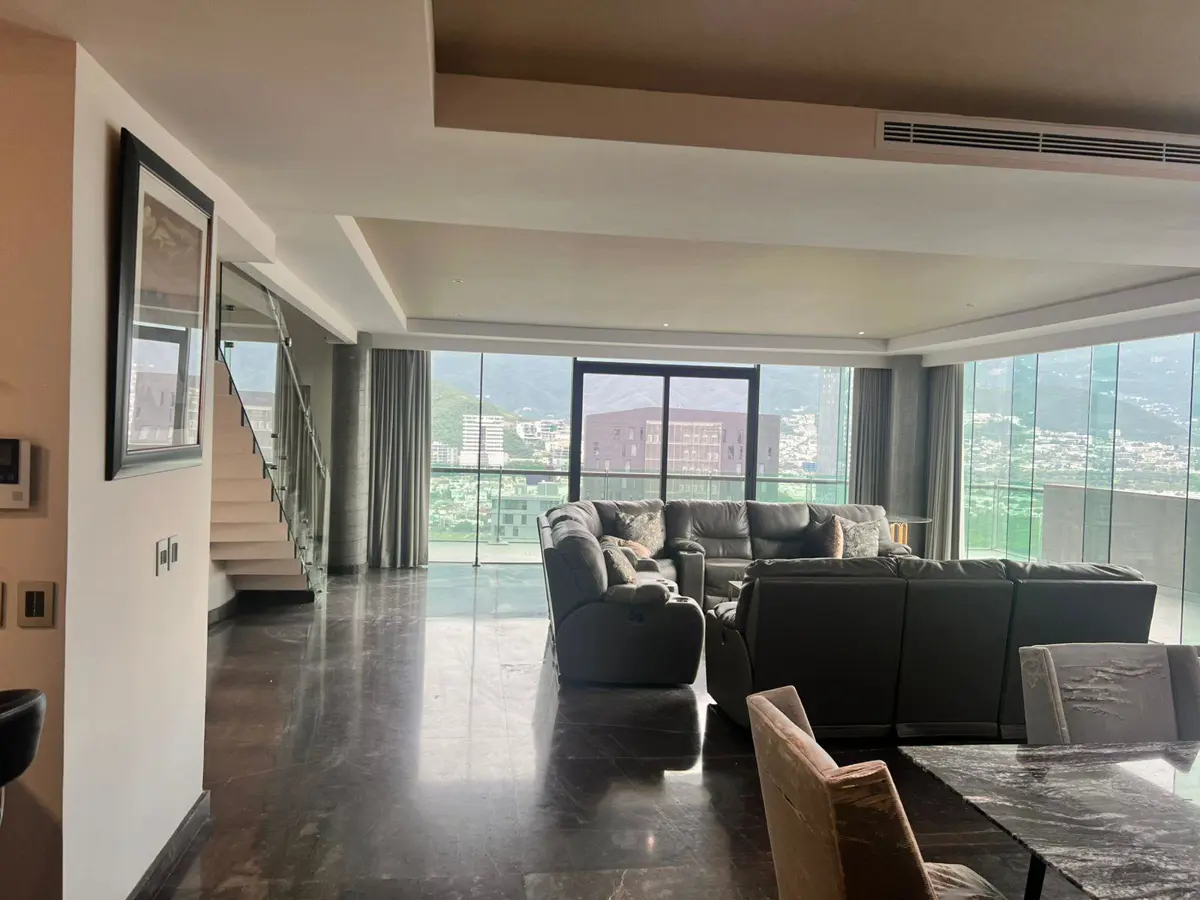 Departamento en renta en Vista Real, San Pedro Garza García — foto 1 de 26