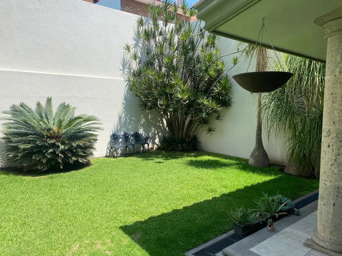 Casa en venta en Jardines del Campestre, León — foto 1 de 28